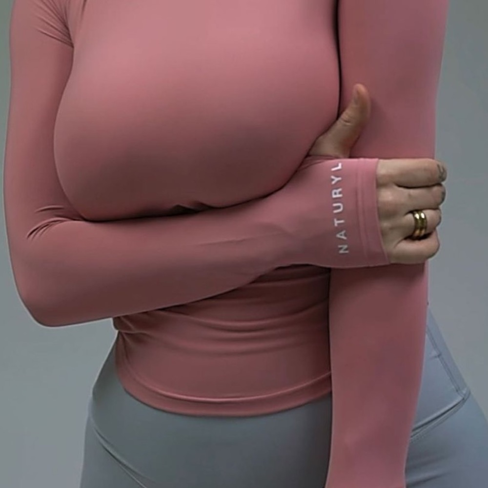 Naturyl by Niykee active long sleeve top